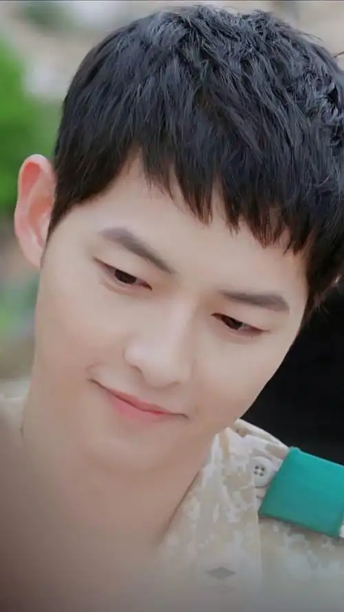 太阳的后裔宋仲基无logo手机壁纸