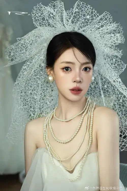 疯狂婚礼季超话#新娘造型##最美新娘##新娘化妆##对比图##妆容分享