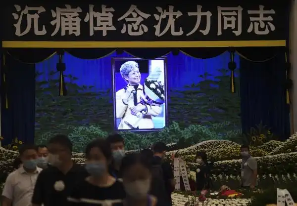 主持人沈力遗体告别仪式举行众多央视主持人前往悼念