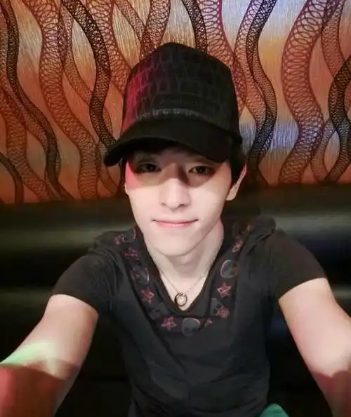 照邓伦早期照邓伦早期写真照文章来源于网络,如有侵权请联系(qq/微信