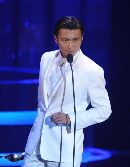 5位光头造型魅力男神,每一位都是颜值标杆|霍建华|谢霆锋_网易订阅