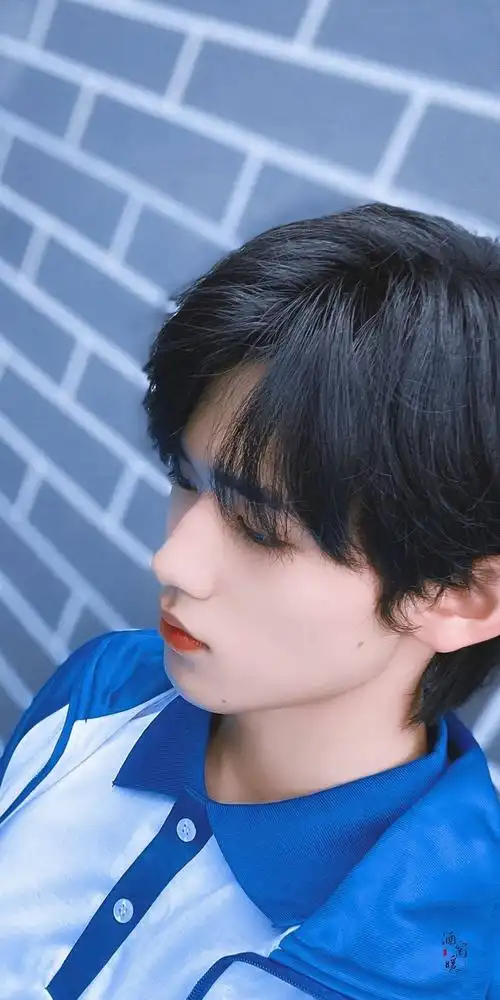 国风美少年精致五官绝佳骨像雕塑黄金分割比例宋亚轩颜值