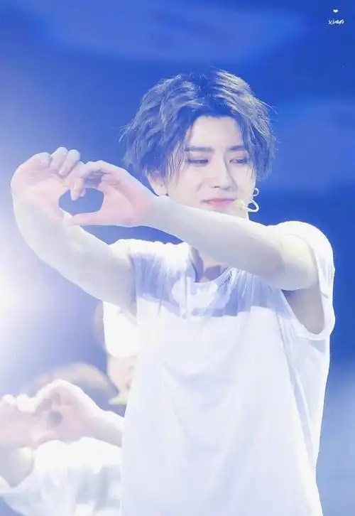 别叹气  520收获坤坤给你比心  [我爱你][康乃馨]    #蔡徐坤