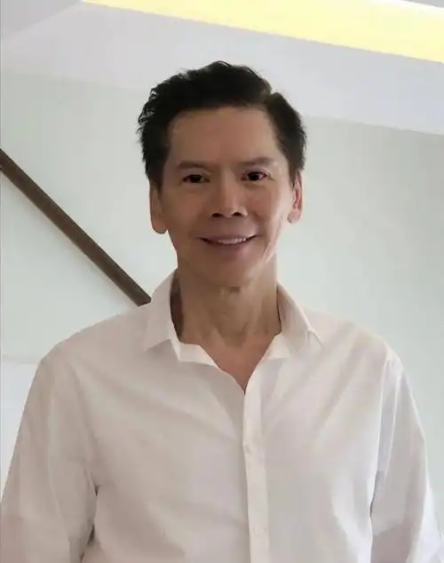 向华强的两妻三子:前妻是李小龙红颜知己,儿子向佐娶郭碧婷为妻_手机