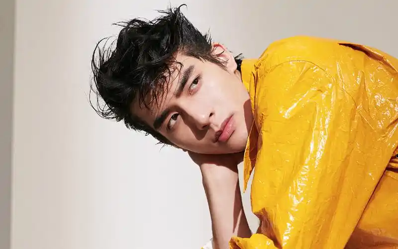 宋威龙杂志写真高清桌面壁纸