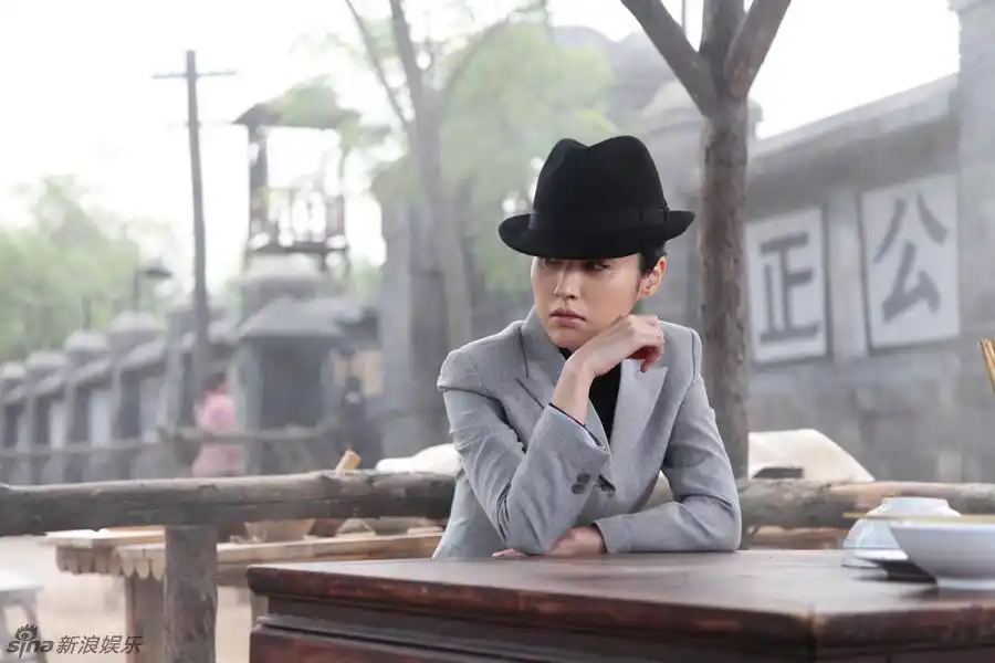 p>《义者无敌》是"英雄无敌"系列电视剧六部曲第五部,其他五部分别是