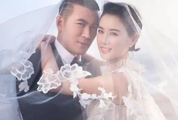 原创原创36岁黄圣依与霸道总裁杨子的爱情故事