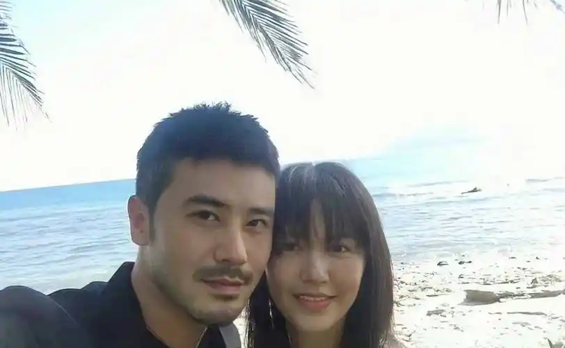 原来是他娶了谭维维!被誉为不老男神,曾在海拔5600米上求婚