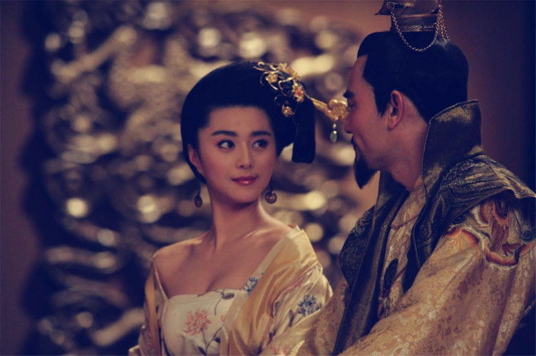 既然唐玄宗和她"在天愿作比翼鸟",为何杨贵妃又非死不可呢?