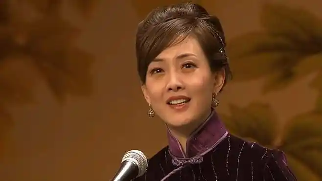 牵挂:牛莉一身旗袍真惊艳,开嗓更是令人惊喜,真好听!