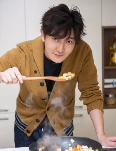 2017短碎发成为新时尚 郭京飞短发造型演绎优雅暖男