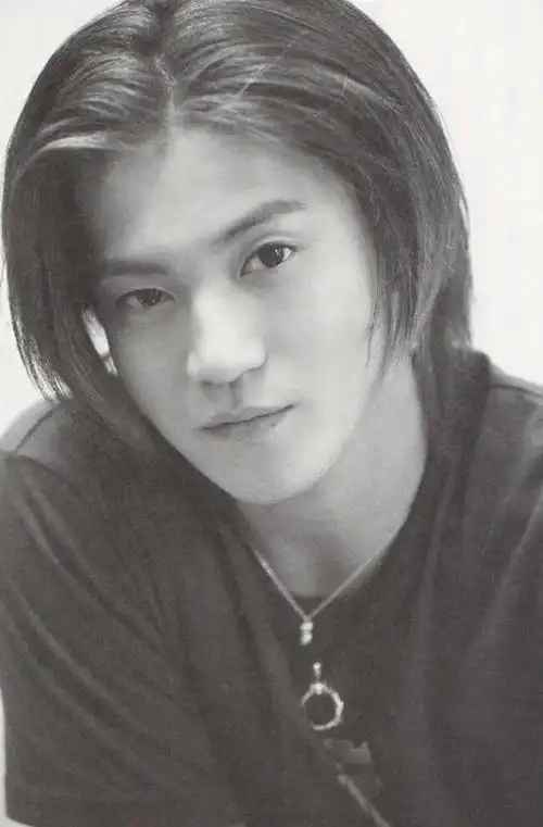 小栗旬# 黑白栗. 67 - @日剧那些事 的微博精选 - 微博国际站