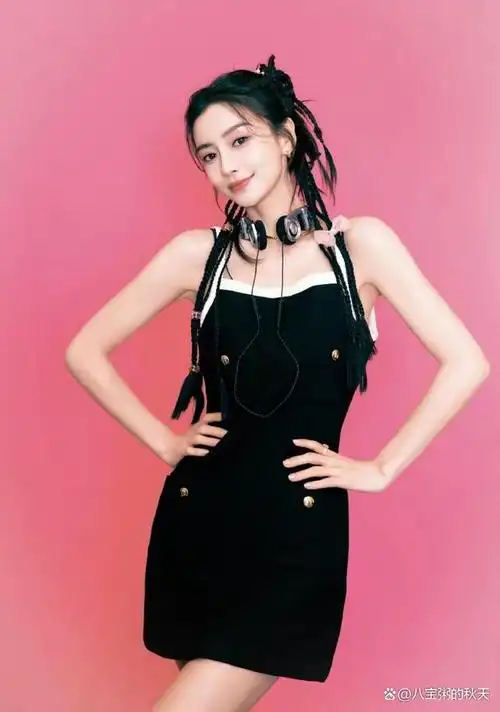 angelababy晒巴黎度假照,比基尼秀身材