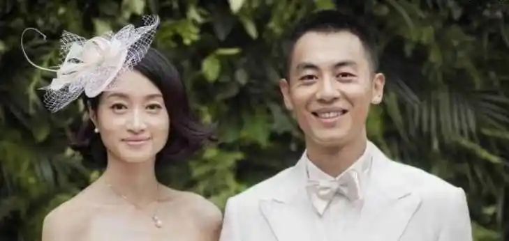 原创演员朱亚文放弃8年初恋单爱沈佳妮行走的荷尔蒙只对老婆释放