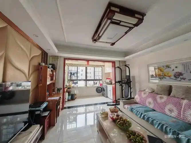 鑫茂东苑  三房二厅二卫  豪华装修  中间楼层