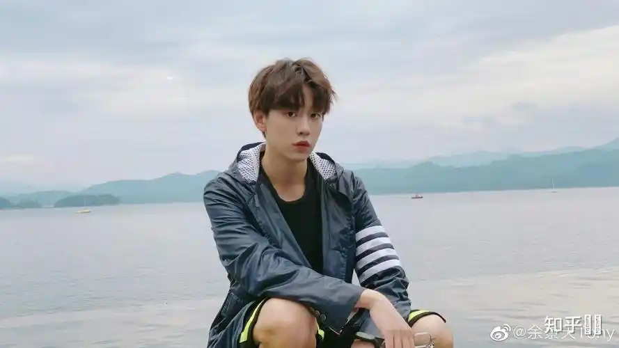 有哪些帅到爆炸的余景天照片图片壁纸? - 知乎