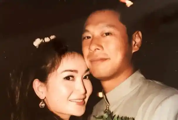 明明年纪相差不大,却看着像两代人,这4位女星把"老公熬成爹"