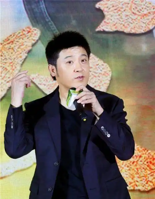 他不仅是一名小品演员,还是一名影视演员.他就是孙涛.