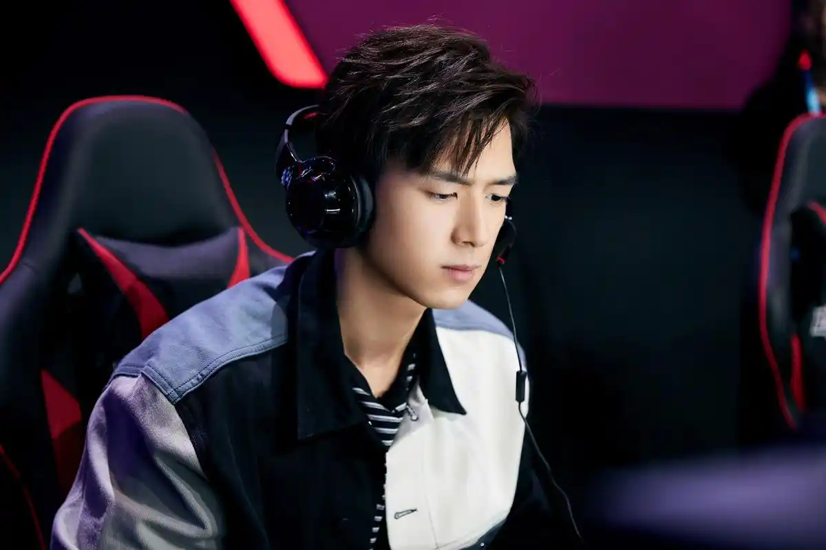 [李现][分享]190812 韩商言电竞男神位置竟被取代?现哥表示:还是我啦