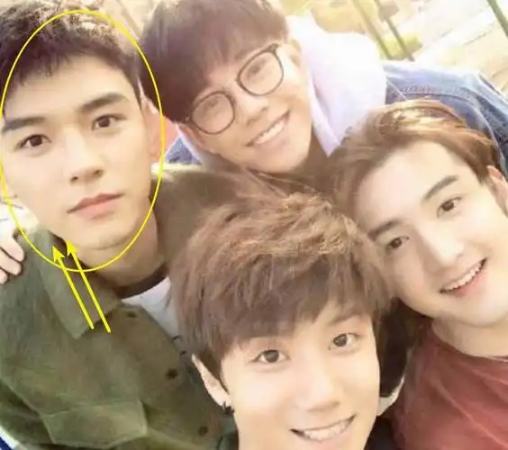 龚俊大学毕业照片曝光看五年前的素颜状态是否已整容一目了然