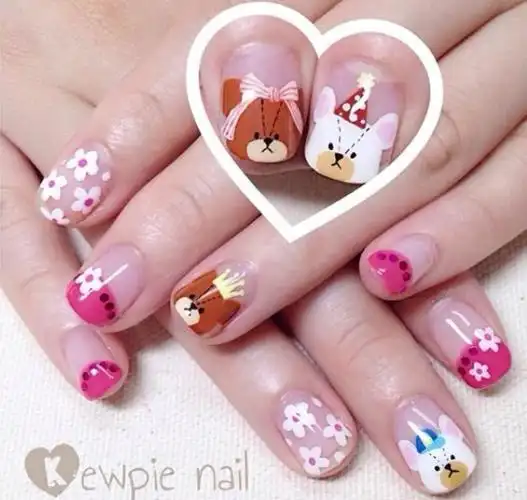 卡通小熊粉色指甲美甲