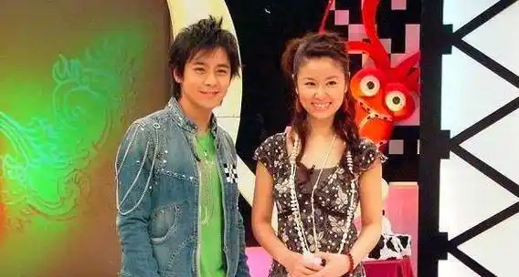 原创林心如与旧爱林志颖同台妻子探班台下观看私下两家经常聚会