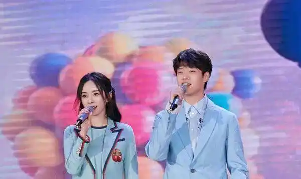 杨幂魏大勋领证了?粉丝开心得纷纷送祝福._刘恺威_黑色_女神