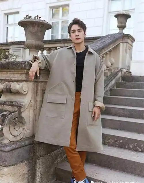 虽然看着有些不协调,可能就这就是时尚吧,总体来看,还是衬托了韩东君