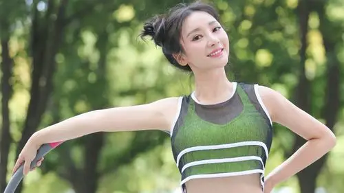 柳岩大胸图片-美女壁纸-高清美女图片-娟娟壁纸