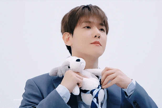 边伯贤英雄联盟单曲paranoia##边伯贤