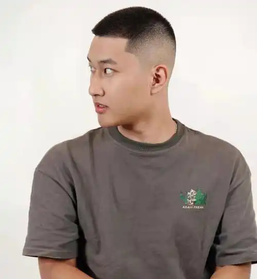 美式寸头就是圆寸和油头渐变的组合,但和传统寸头以及板寸还是有着