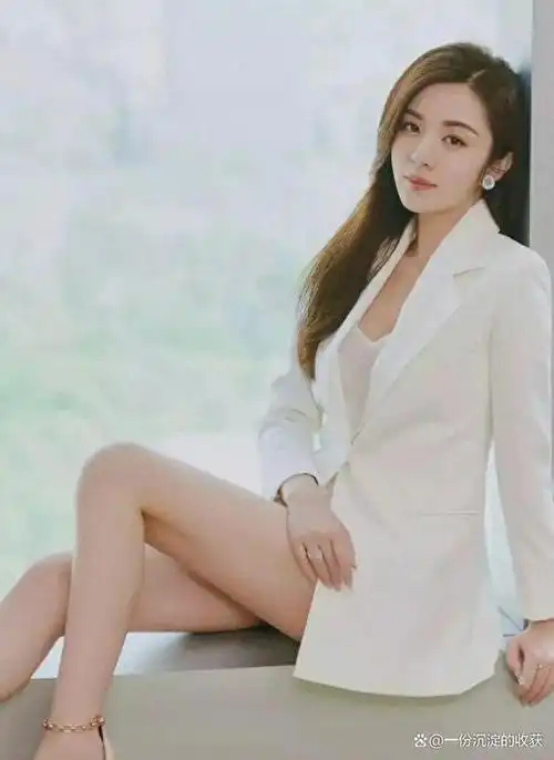 火辣迷人,31岁的王晓晨,身材丰满性感魅力挡不住!