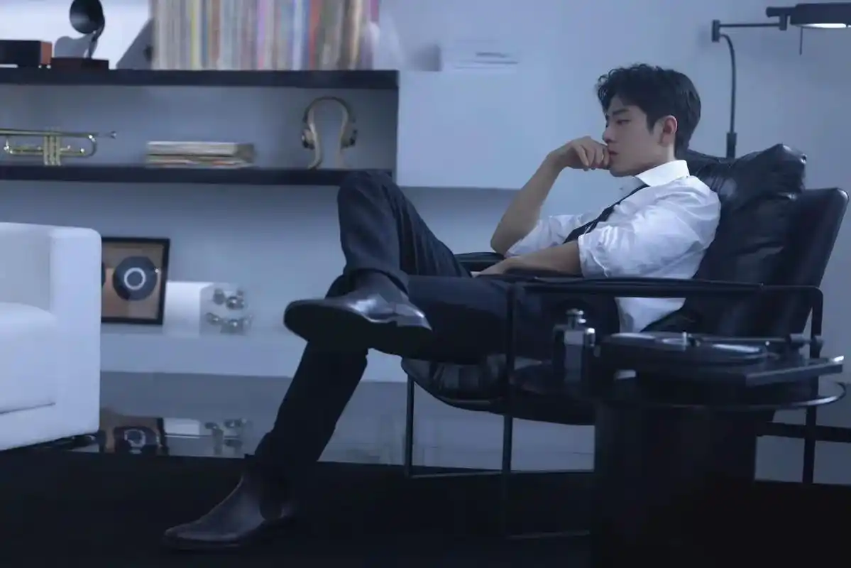 朋友问我坐肖战腿上会是什么感觉