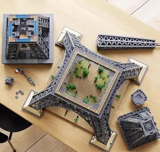 但就砖块数量而言,它是第二多的,落后于乐高世界地图约1700块