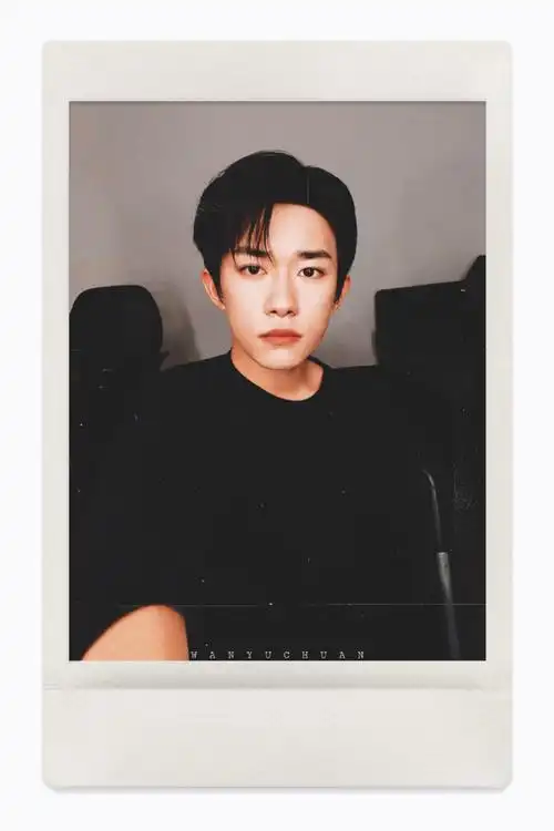 小璽の拍立得#易烊千玺自拍