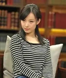 32岁倪妮出道前旧照被疯传,"气质仙女"骗了所有人:她压根不是什么天生