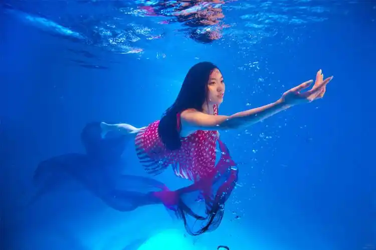 唯美水下人物摄影图片美女创意情景水下摄影