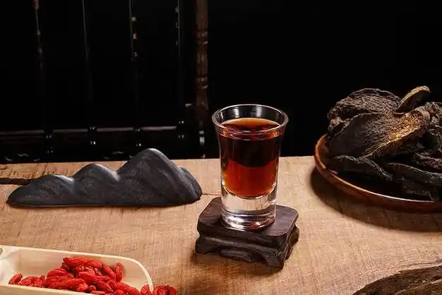 杜仲和枸杞泡酒的功效 杜仲和枸杞泡酒的功效及用途