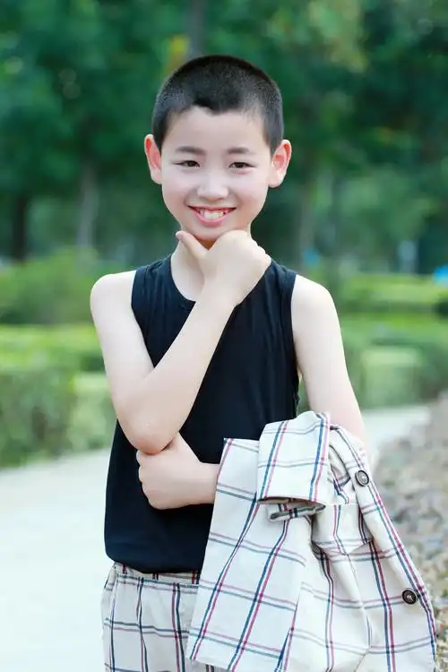 小帅哥朱昱鑫十二岁啦!