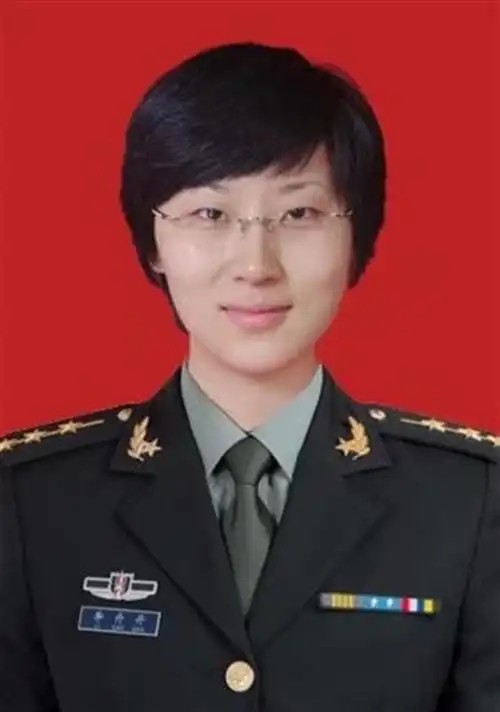 火箭军女兵丹姐转业到警营再立新功咱当过兵的人在哪都一样