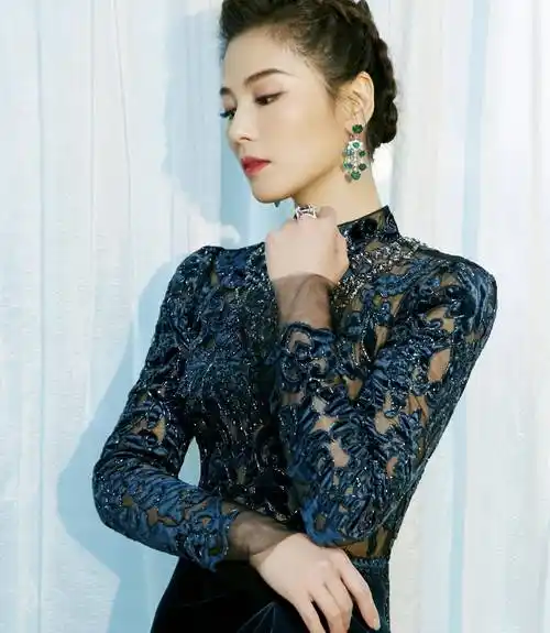 刘涛拍戏偶遇《琅琊榜》主题酒店,抱枕上都是梅长苏,怎么睡得着_胡歌