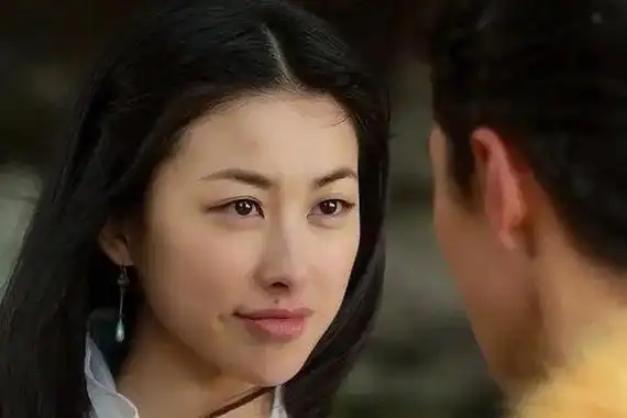 朱珠电视剧作品介绍("最美面孔"朱珠:四部剧霸屏,进军好莱坞,跟总裁