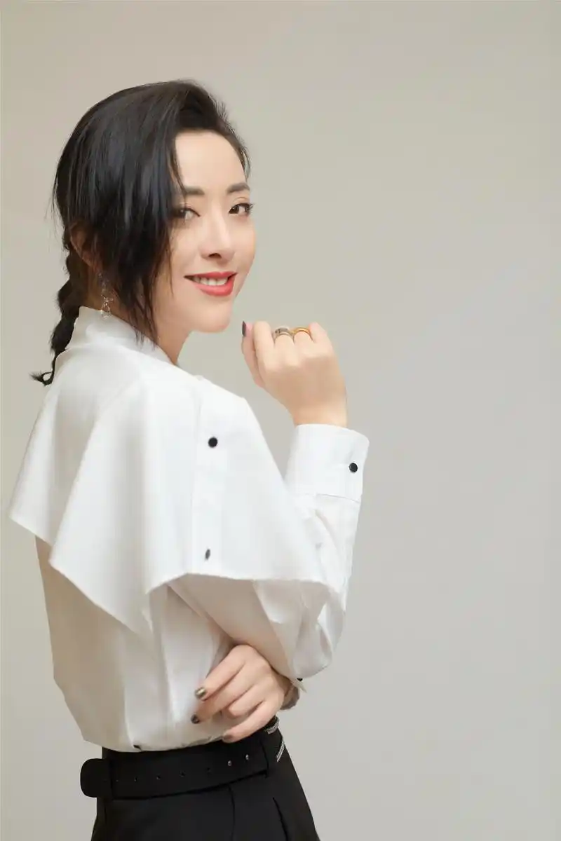 p>黄小蕾,1981年5月18日出生于重庆市万州区,中国内地女演员,主持人.