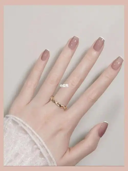2021夏季法式美甲干净大方