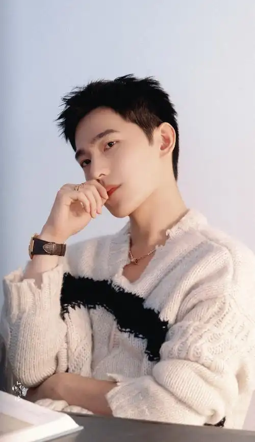 杨洋冬日惬然芭莎大片##杨洋时尚芭莎十一月刊封面