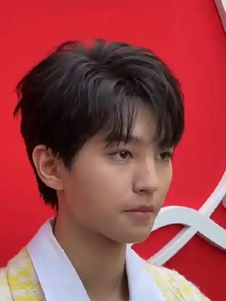 投稿王俊凯(非近期)#王俊凯#美颜滤镜粉碎机·真实很美好的微博视频