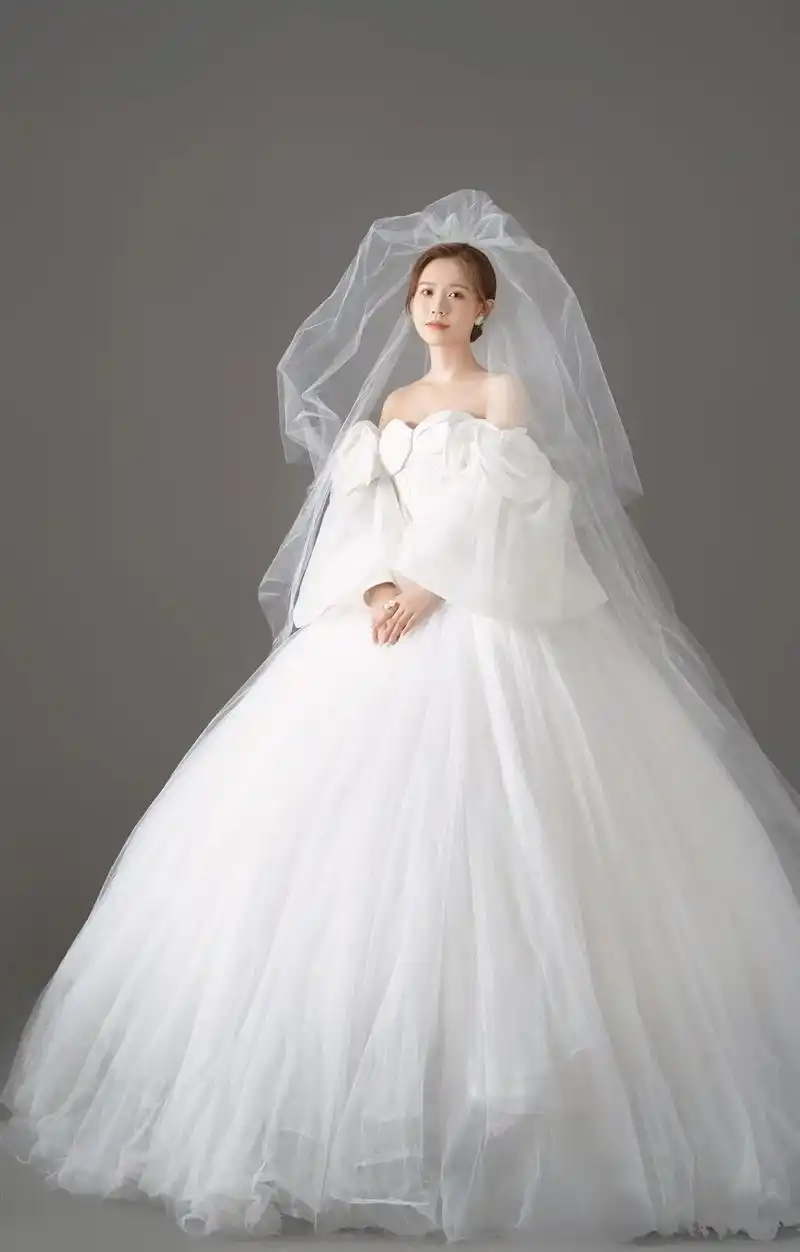 今日婚纱照👰单人篇.你爱对了人才知道,婚姻是很有趣的结伴旅 - 抖