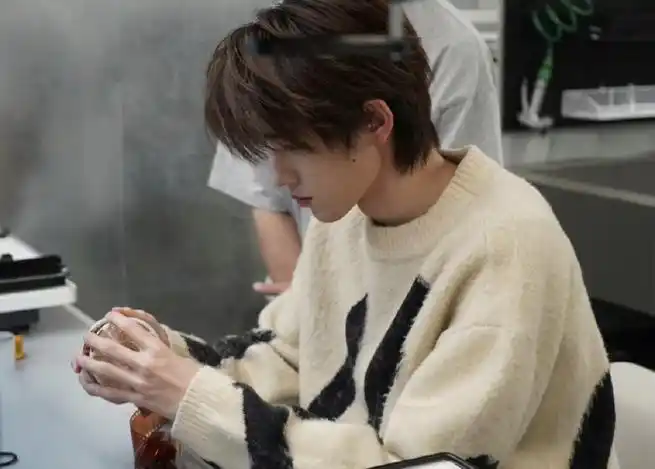 刘耀文卡点发博给宋亚轩庆生