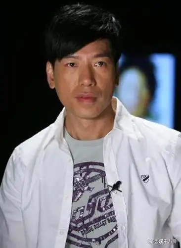 备受香港观众关注的男演员张耀扬,尽管已经离开演艺界多年,但每次现身