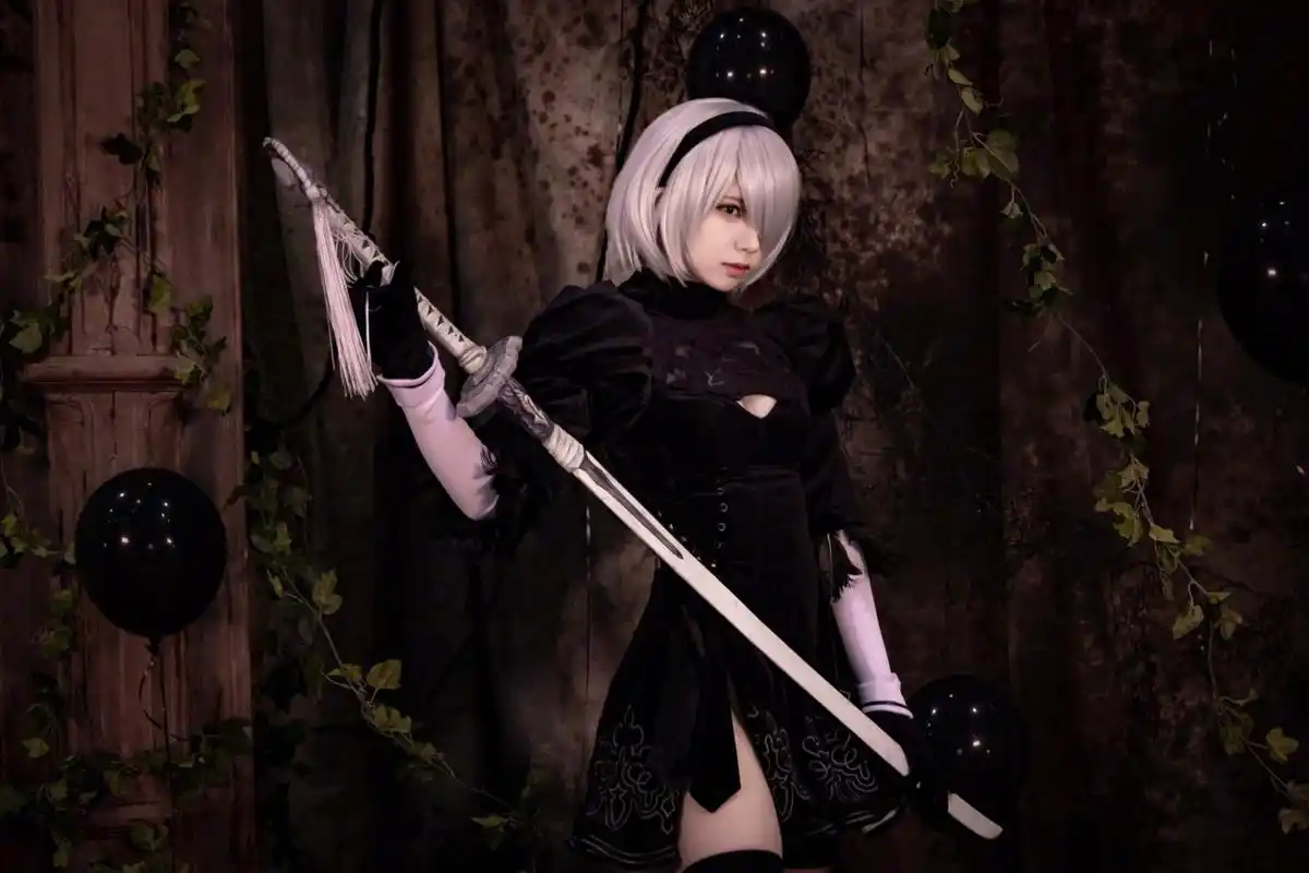 日本美女enako cos《尼尔》2b 黑丝美腿性感撩人